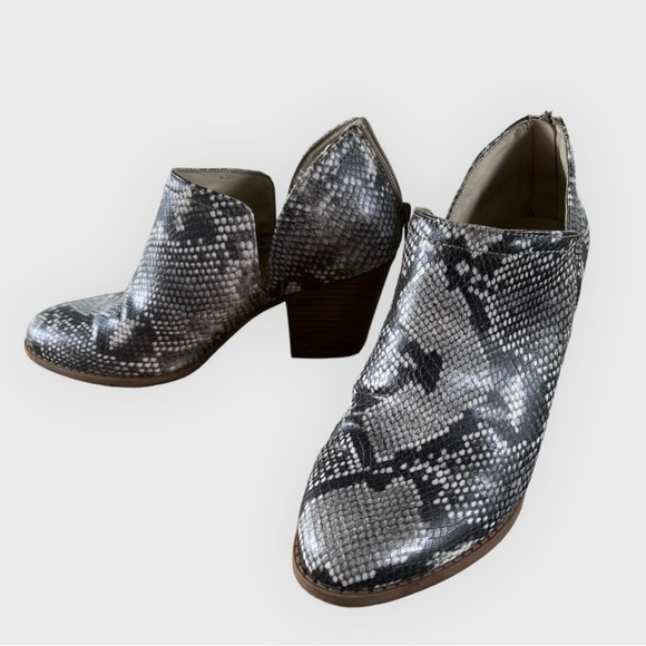 Carlos Santana Snake Skin Carmin Ankle Booties Women’s 10 Stacked Heel - Picture 1 of 6